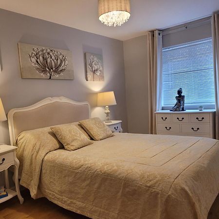Three Bedroom Apartment By Beautiful Park ロンドン エクステリア 写真