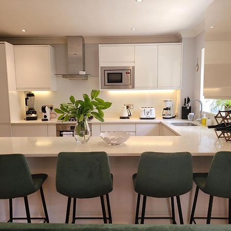 Three Bedroom Apartment By Beautiful Park ロンドン エクステリア 写真