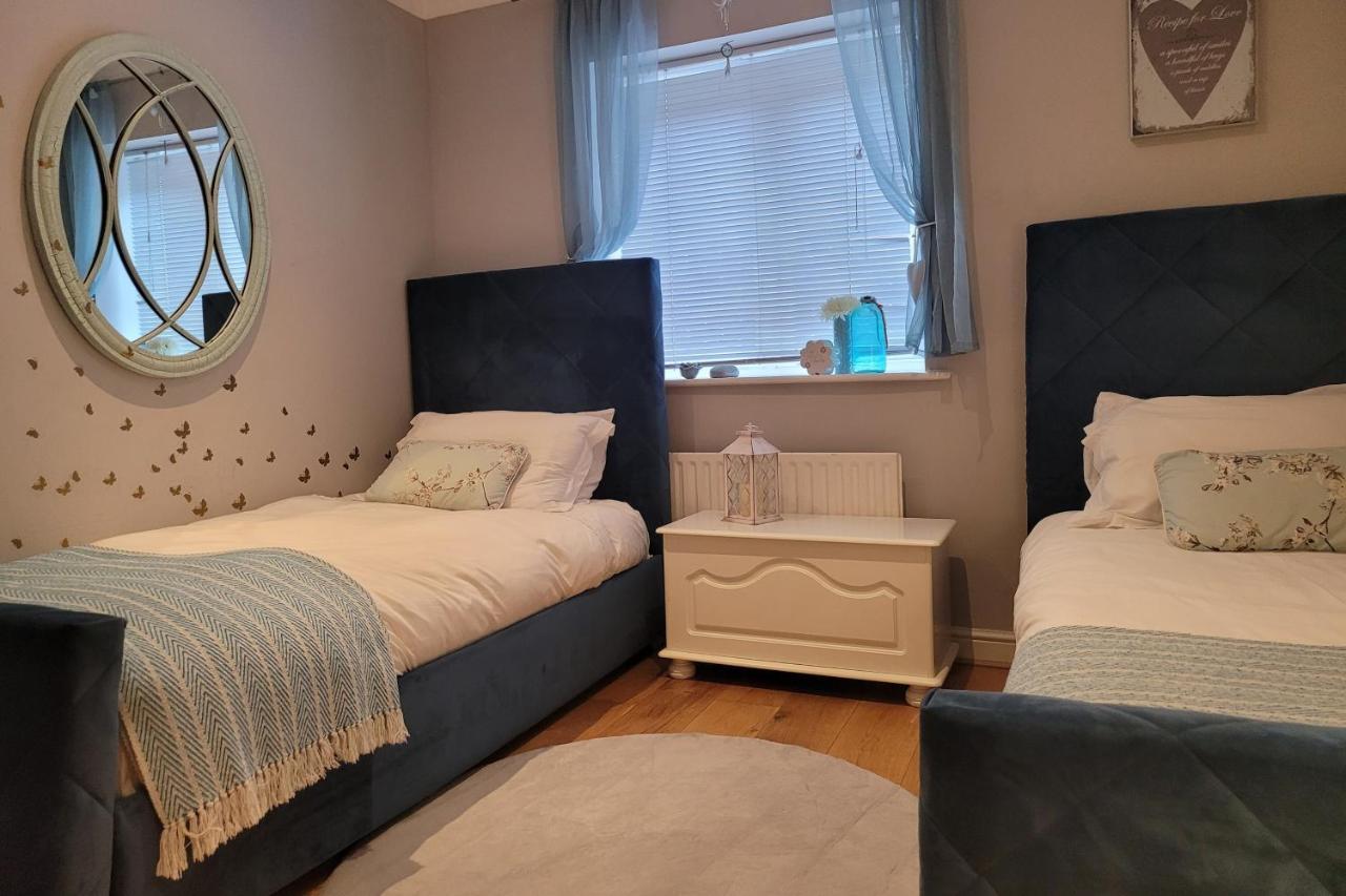 Three Bedroom Apartment By Beautiful Park ロンドン エクステリア 写真