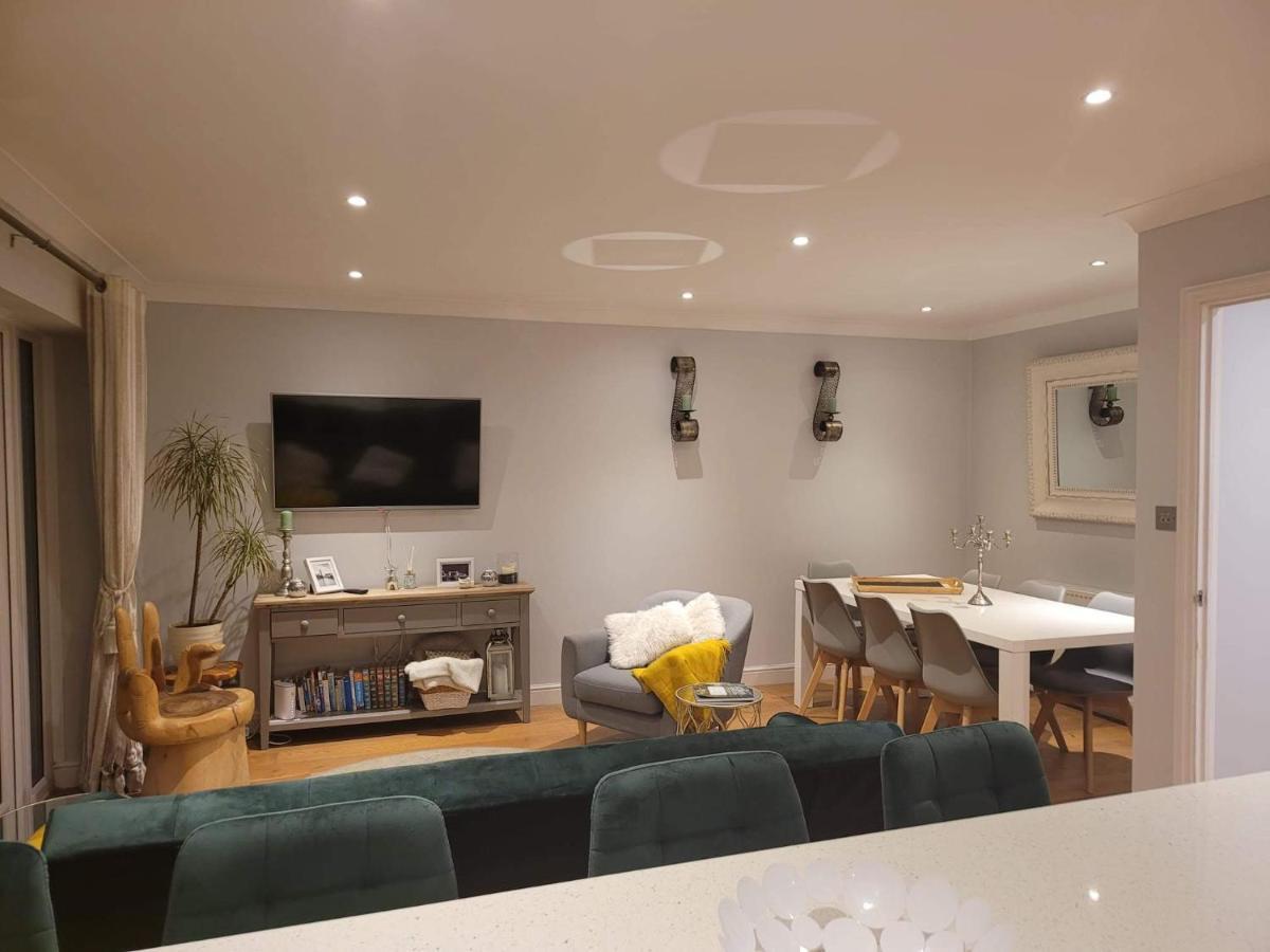 Three Bedroom Apartment By Beautiful Park ロンドン エクステリア 写真