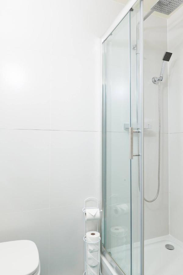 Three Bedroom Apartment By Beautiful Park ロンドン エクステリア 写真