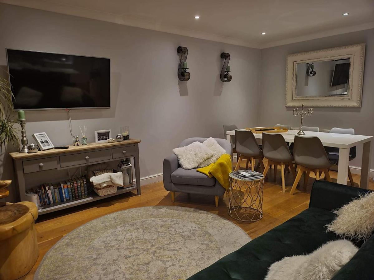 Three Bedroom Apartment By Beautiful Park ロンドン エクステリア 写真