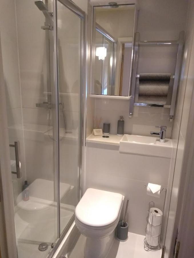 Three Bedroom Apartment By Beautiful Park ロンドン エクステリア 写真