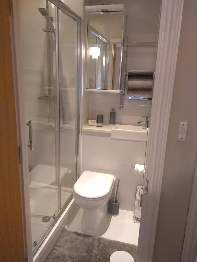 Three Bedroom Apartment By Beautiful Park ロンドン エクステリア 写真