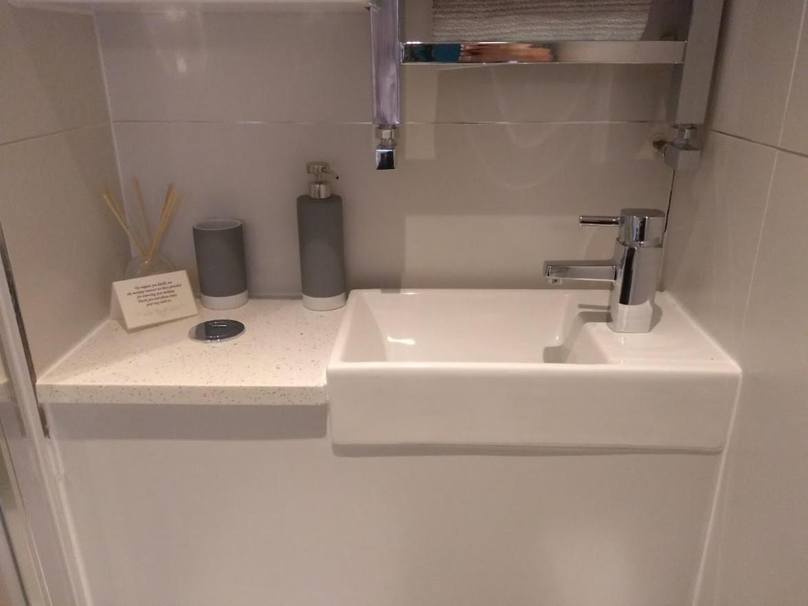 Three Bedroom Apartment By Beautiful Park ロンドン エクステリア 写真