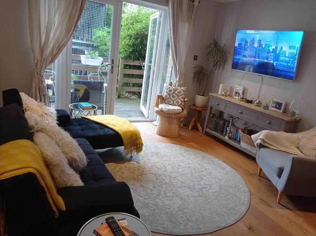 Three Bedroom Apartment By Beautiful Park ロンドン エクステリア 写真